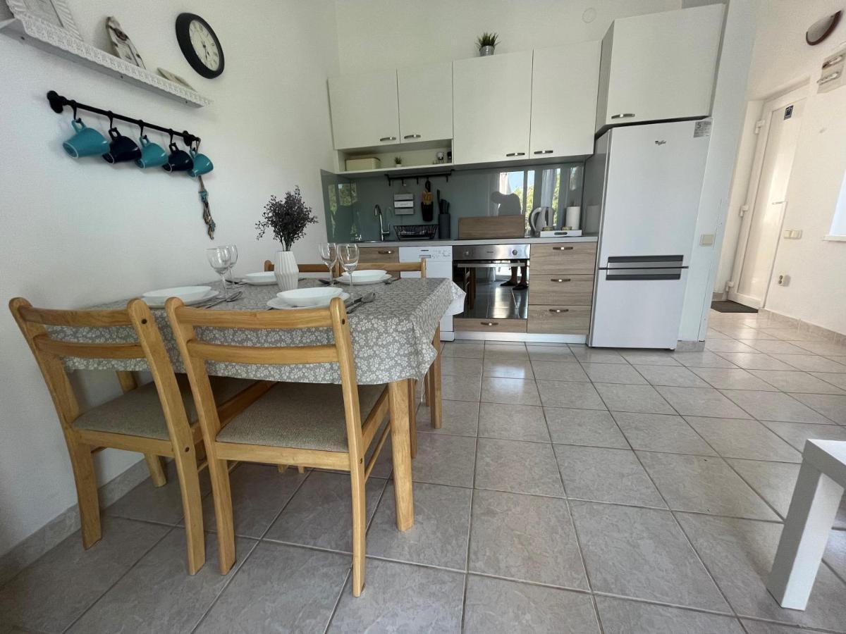 Pinezici Apartman Niccole Exterior foto