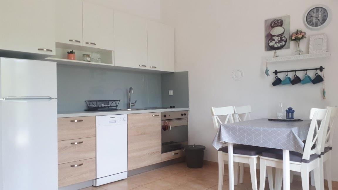 Pinezici Apartman Niccole Exterior foto